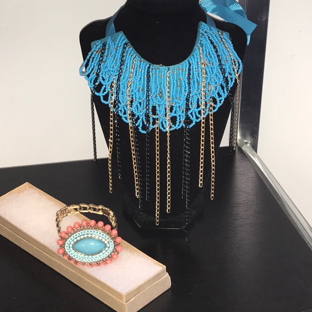 Blue necklace and bracelet set